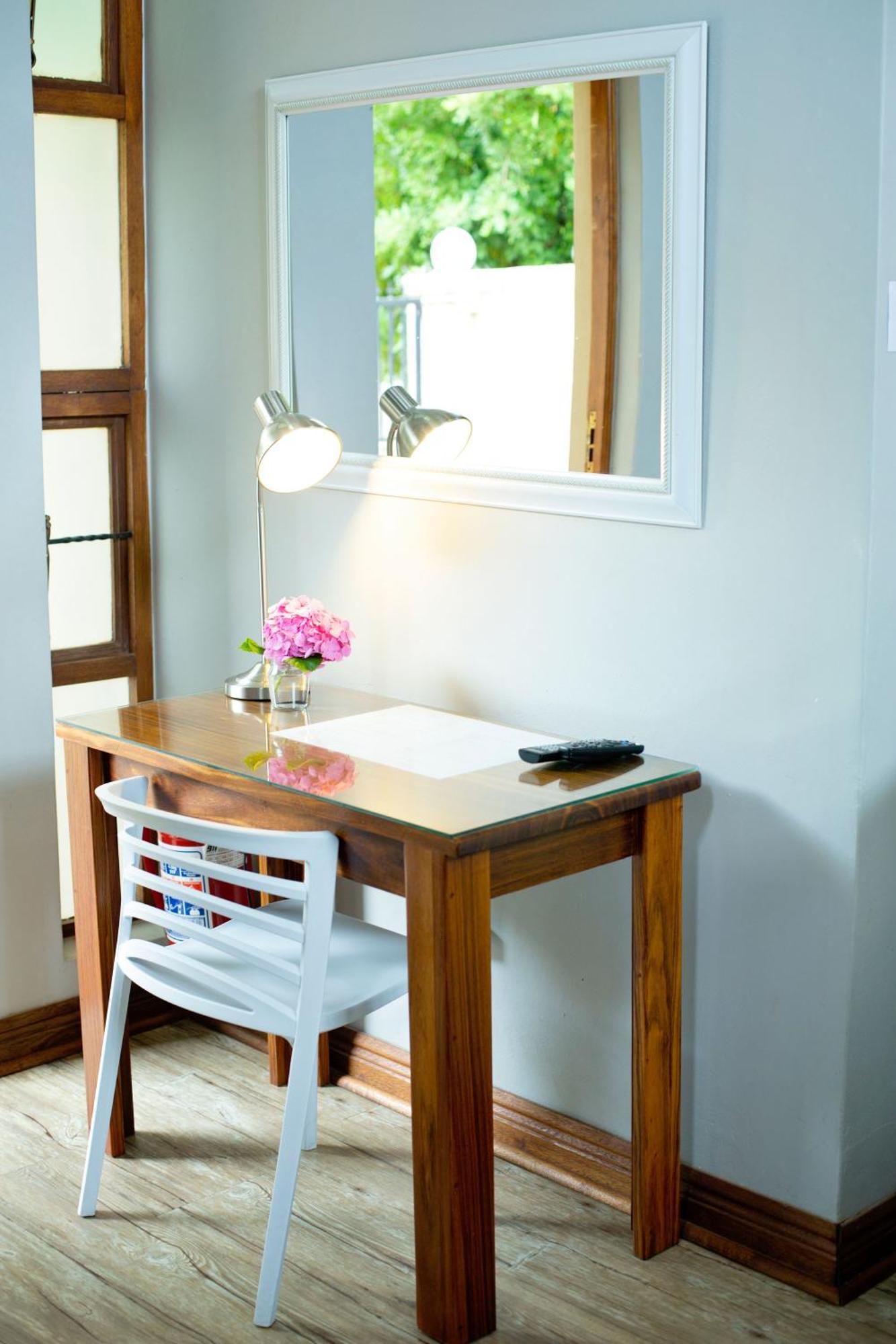Crisp Guest Rooms Bloemfontein Exterior foto
