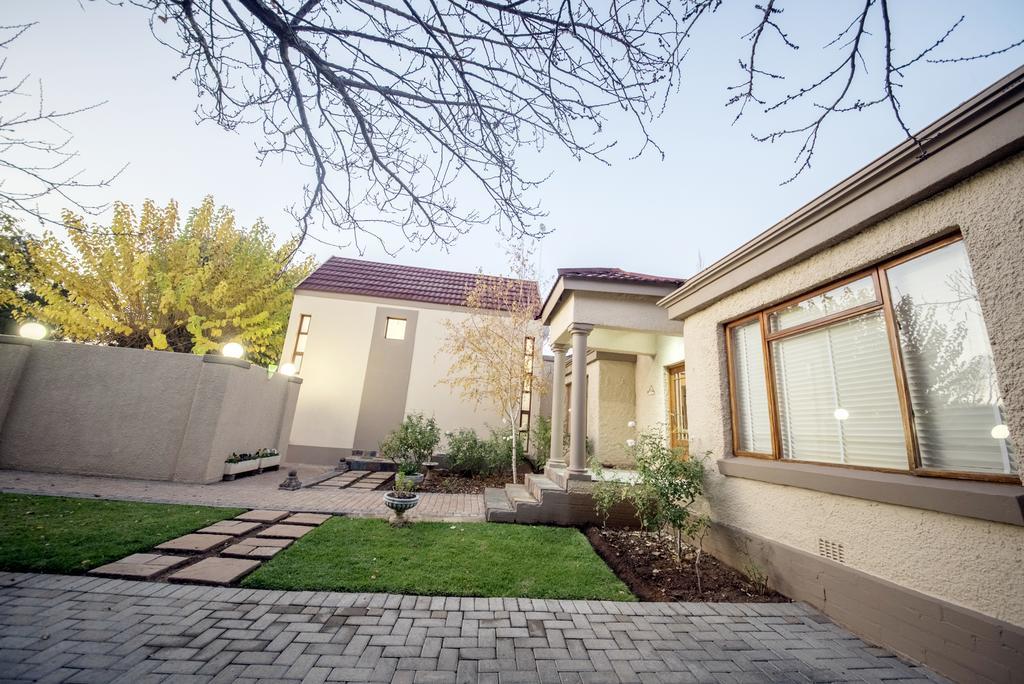 Crisp Guest Rooms Bloemfontein Exterior foto
